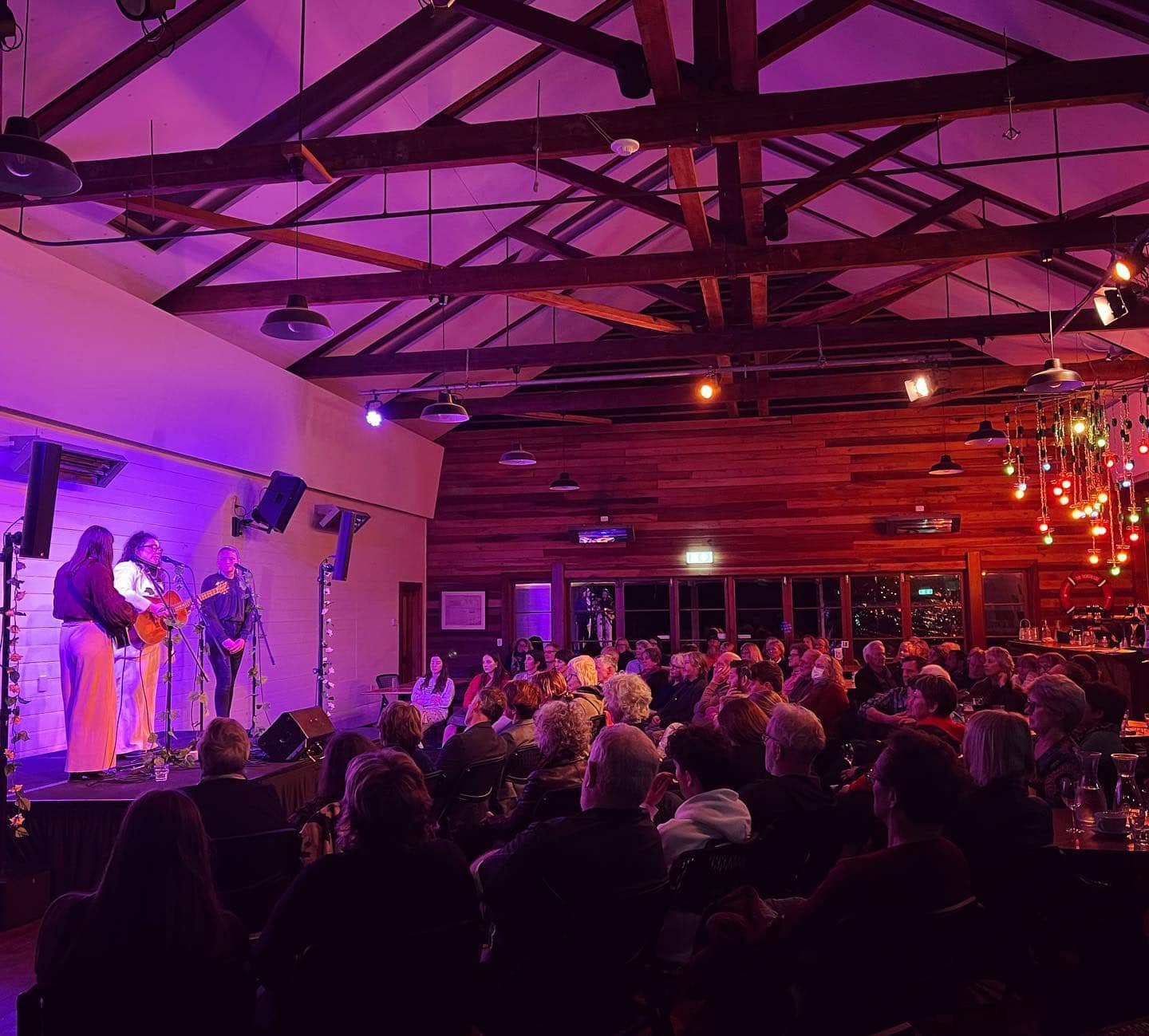 What a joy, looking after the sound for the @jennymitchellmusic sisters trio at @boathousenelson.
Part of Jenny’s greater Tug Of War album release tour, Nelson was treated to an intimate evening of fresh material and beautiful harmonies.
If you’re in a bigger centre, you just might get to catch them in full band compliment.
Attendance is recommended!